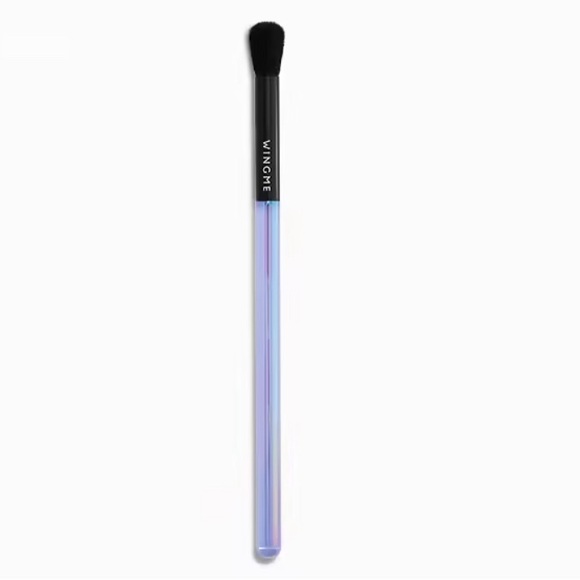 WINGME COSMETICS
All Over Blending Brush - Picture 1 of 5